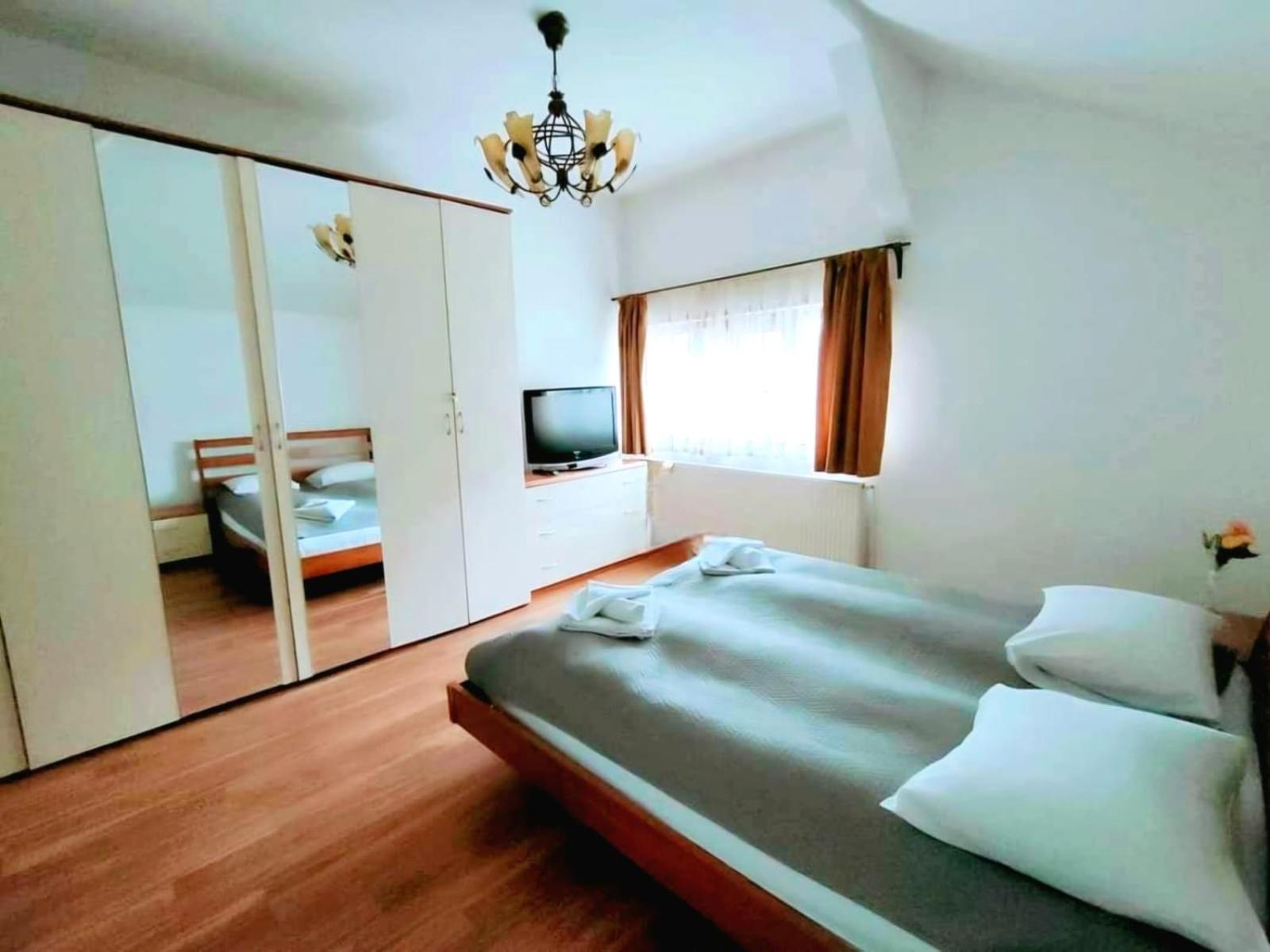 Pensiunea Cerbul - Valea Dobarlaului Экстерьер фото